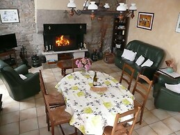 Semi-detached House, Guisseny