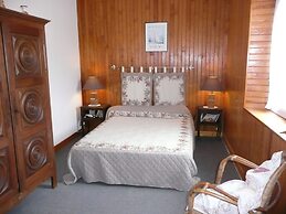 Semi-detached House, Guisseny