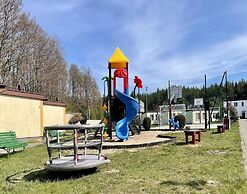 A Cozy House Near the Sea, Lazy