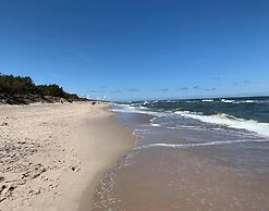 A Cozy House Near the Sea, Lazy
