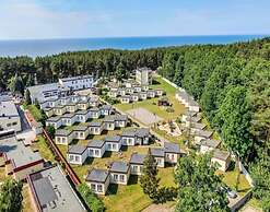 A Cozy House Near the Sea, Lazy