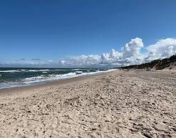 A Cozy House Near the Sea, Lazy