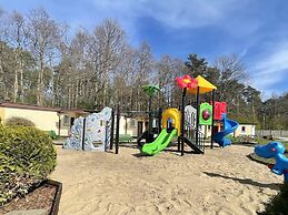 A Cozy House Near the Sea, Lazy