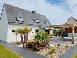 Holiday Home With Whirlpool in Plouarzel