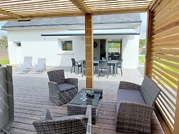 Holiday Home With Whirlpool in Plouarzel