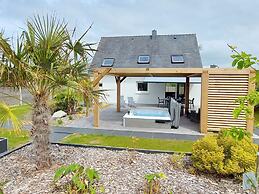 Holiday Home With Whirlpool in Plouarzel