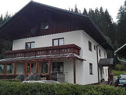 Charming Holiday Home in Gosau