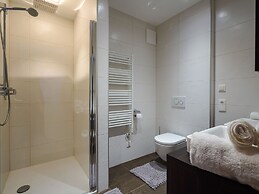 Kitzbuhel Alpine Lodge With Sauna