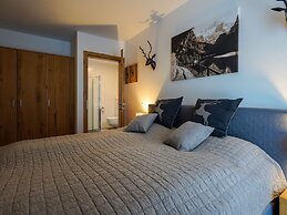 Kitzbuhel Alpine Lodge With Sauna