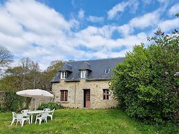 Semi-detached House in the Castle Park, Benodet
