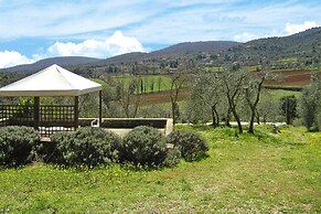 Charming House in Tuscany With Pool & Views