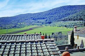 Apartment in Sovicille With Heating