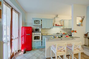 Brighty Rainbow House Garden