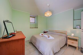 Brighty Rainbow House Garden