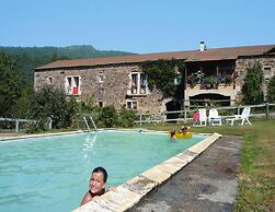 Holiday Flat With Shared Pool in the Countryside, Retournac