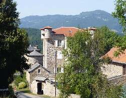 Holiday Flat With Shared Pool in the Countryside, Retournac