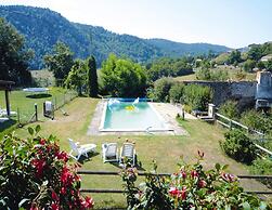 Holiday Flat With Shared Pool in the Countryside, Retournac