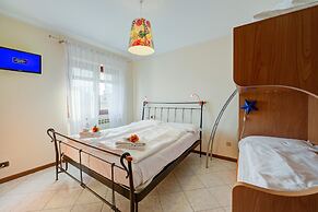 Casa Angiolina Lake Mountain View