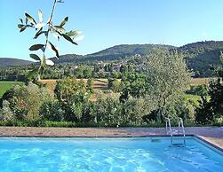 Apartment in Sovicille With Heating