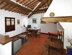 Apartment in Sovicille With Heating