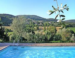 Apartment in Sovicille With Heating