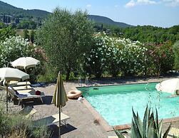 Apartment in Sovicille With Heating