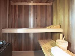 Exklusiv Eingerichtetes Ferienhaus in Strandnaehe