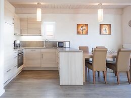 Exklusiv Eingerichtetes Ferienhaus in Strandnaehe