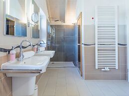 Exklusiv Eingerichtetes Ferienhaus in Strandnaehe