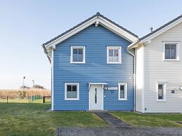 Exklusiv Eingerichtetes Ferienhaus in Strandnaehe