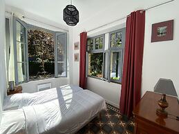 Superb Holiday Home, 250m Beach