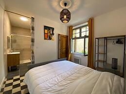 Superb Holiday Home, 250m Beach