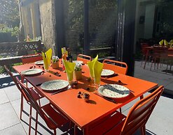 Superb Holiday Home, 250m Beach