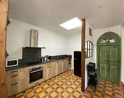 Superb Holiday Home, 250m Beach