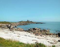 Superb Holiday Home, 250m Beach