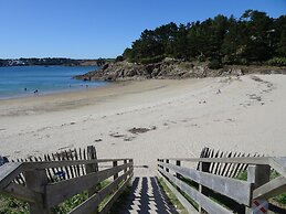 Superb Holiday Home, 250m Beach