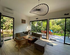 Superb Holiday Home, 250m Beach