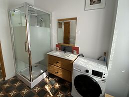 Superb Holiday Home, 250m Beach