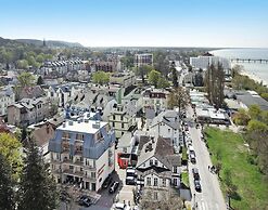 Apartment in Miedzyzdroje Near Sea Beach