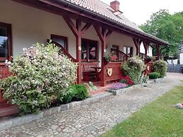 Cottage for Four Person Near Lake in Kolczewo