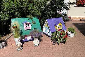 Comfortable Holiday Homes, Close to the sea