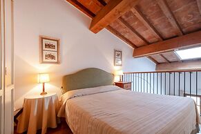 Apartment With Balcony in Poggio All'agnello
