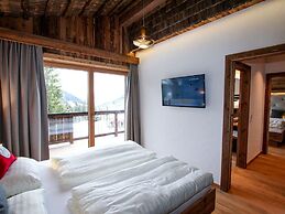 Luxury Chalet Pinzgauer Almhutte in Konigsleiten