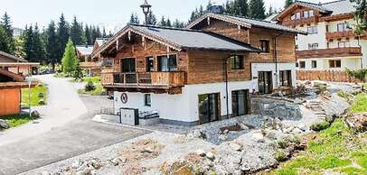 Luxury Chalet Pinzgauer Almhutte in Konigsleiten