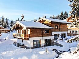 Luxury Chalet Pinzgauer Almhutte in Konigsleiten