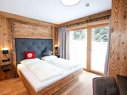 Luxury Chalet Pinzgauer Almhutte in Konigsleiten