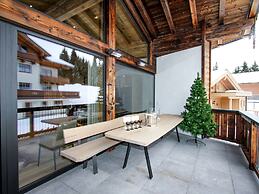 Luxury Chalet Pinzgauer Almhutte in Konigsleiten