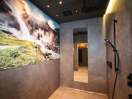 Luxury Chalet Pinzgauer Almhutte in Konigsleiten