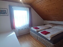 Sunny Holiday Apartment With Balcony on Klopeinersee With Private Beac