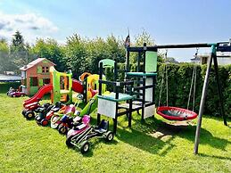 Holiday House With Terrace, Sarbinowo